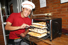 show de pizzeritos con pizza para fiestas infantiles